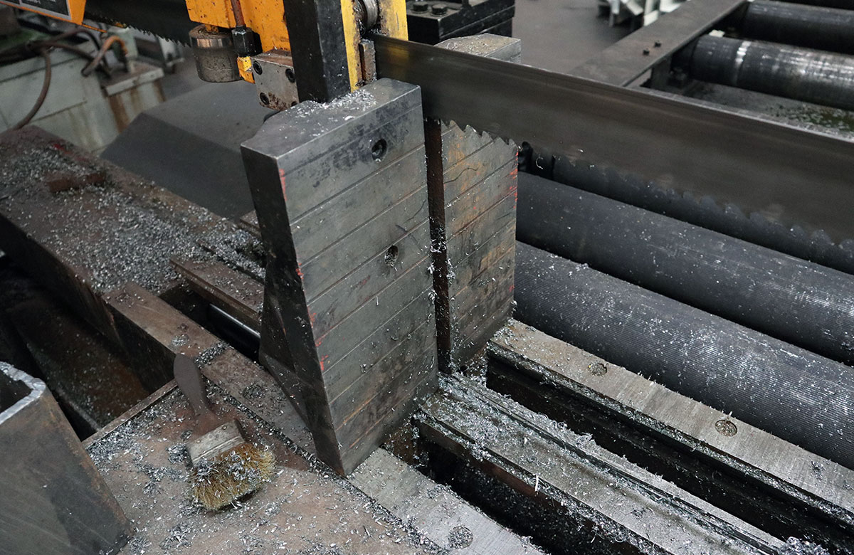 1727165448301734.jpg 帶鋸床